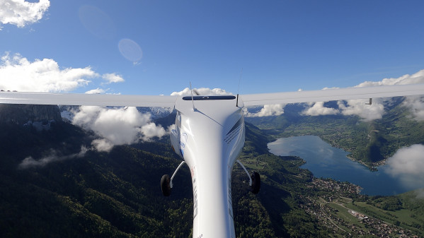 "Rhône Alpes GREEN Aeronautic" - Vélis Electro